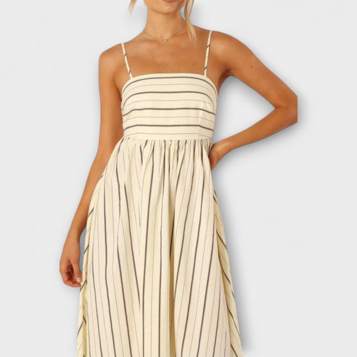 Svea - Romantic Maxi Dress