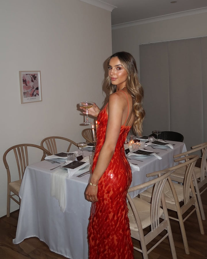 Sophie – Timeless Draped Dress