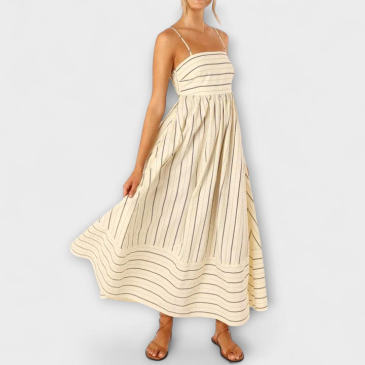 Svea - Romantic Maxi Dress